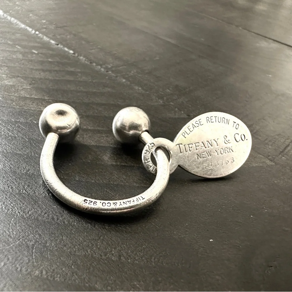 ❌SOLD❌ 💎 Tiffany & Co. Sterling Silver 'RETURN TO TIFFANY' Dog Tag Keyring - Picture 3 of 13